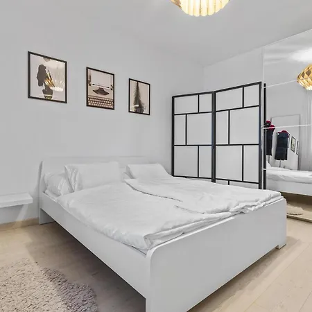 Ah Bosakova Elegant * Братислава