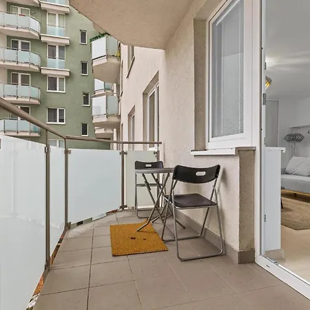 Ah Bosakova Elegant Братислава